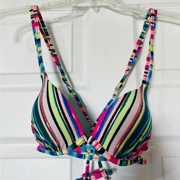NWOT Beautiful colorful unique bikini top. - Picture 3 of 3